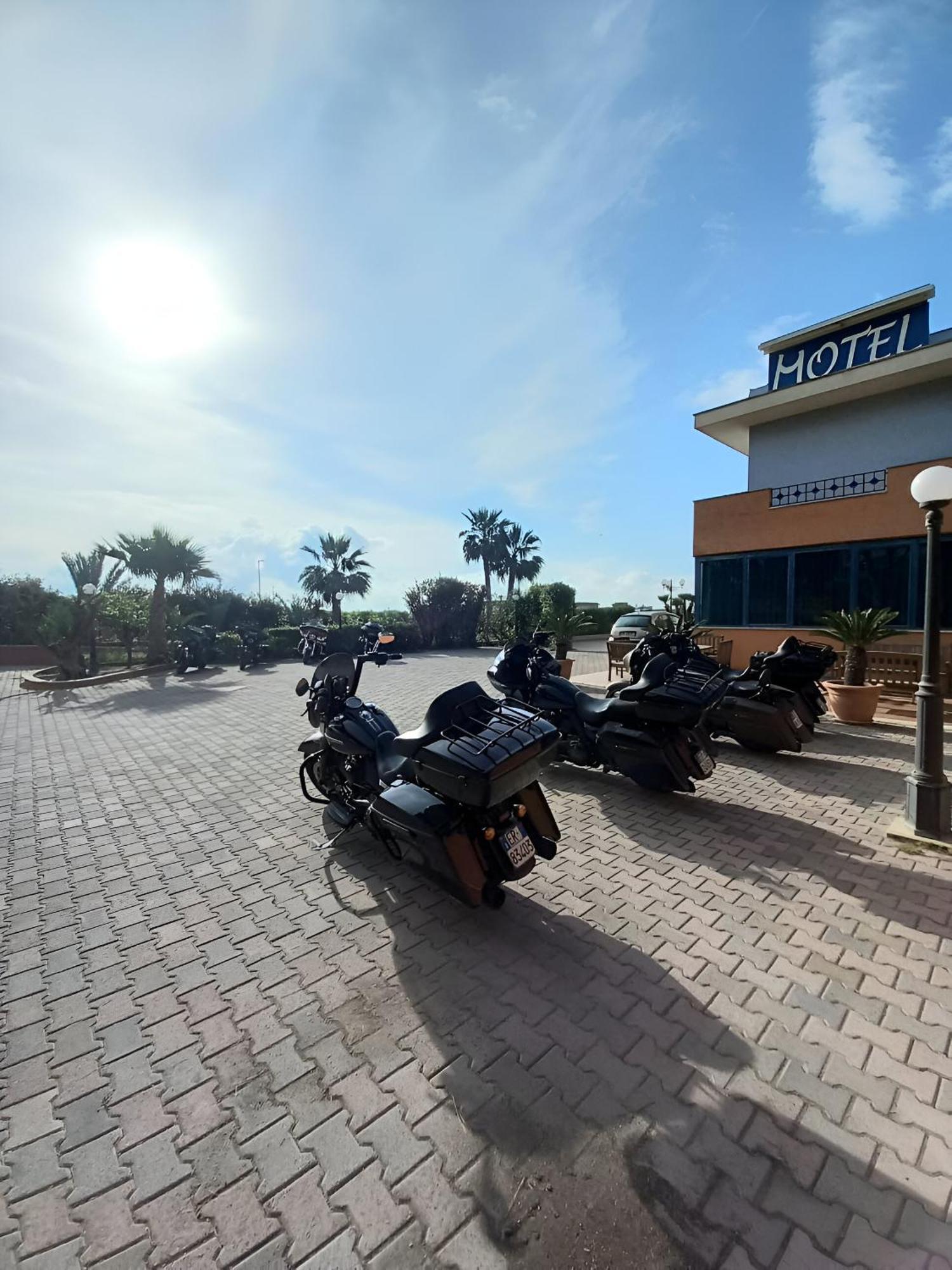 Motel - Hotel Nautico Pozzallo Eksteriør billede